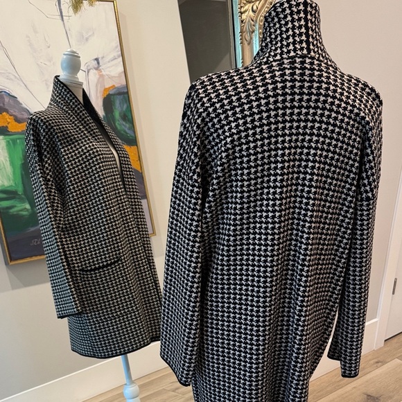 Max Studio Black and White Houndstooth Blazer - Picture 2 of 4